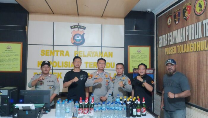Polsek Tolangohula Sita Ratusan Botol Miras dari Room Karaoke tanpa Izin