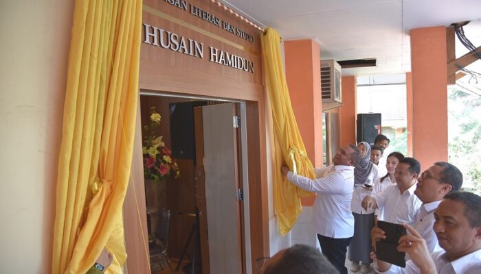 Rektor UNG Resmikan Ruangan Literasi dan Studio Husain Hamidun