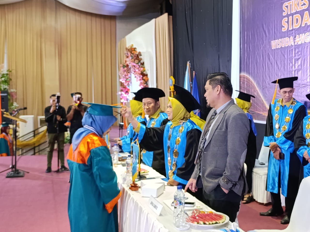 Wisuda STIKES Bakti Nusantara