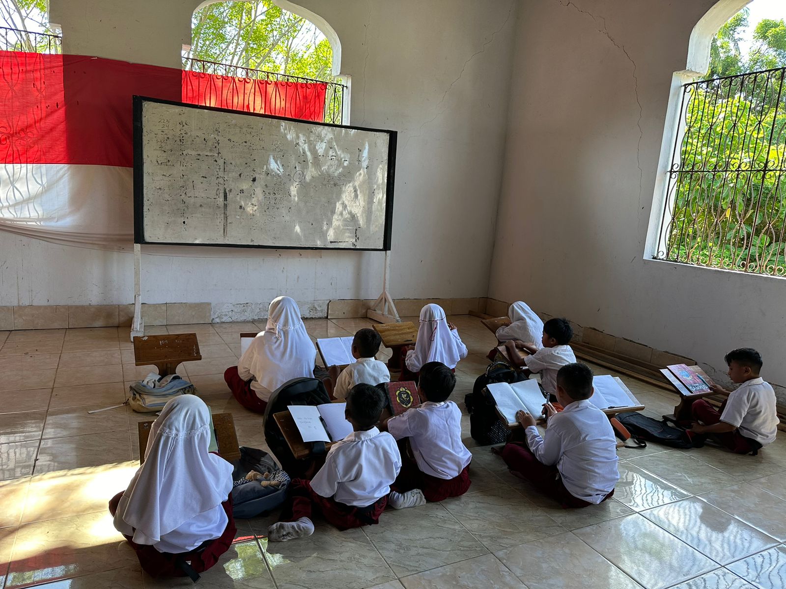 Belajar mengajar di masjid
