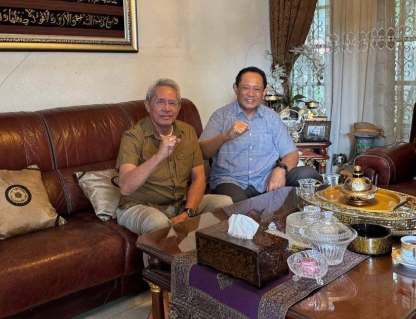 Gubernur Gusnar Ismail