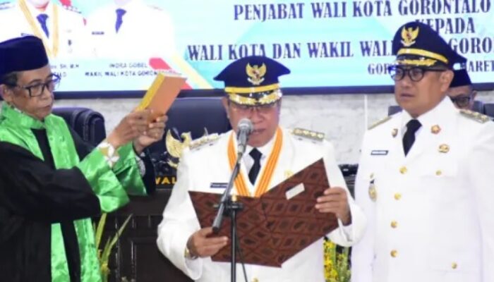 Sumpah Janji Jabatan, Wali Kota Gorontalo Adhan Dambea Menangis