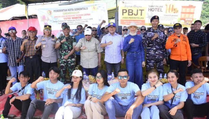 Adhan-Indra Hadiri Gebyar Ketupat, Janji Perhatikan Kesejahteraan Nelayan di Leato
