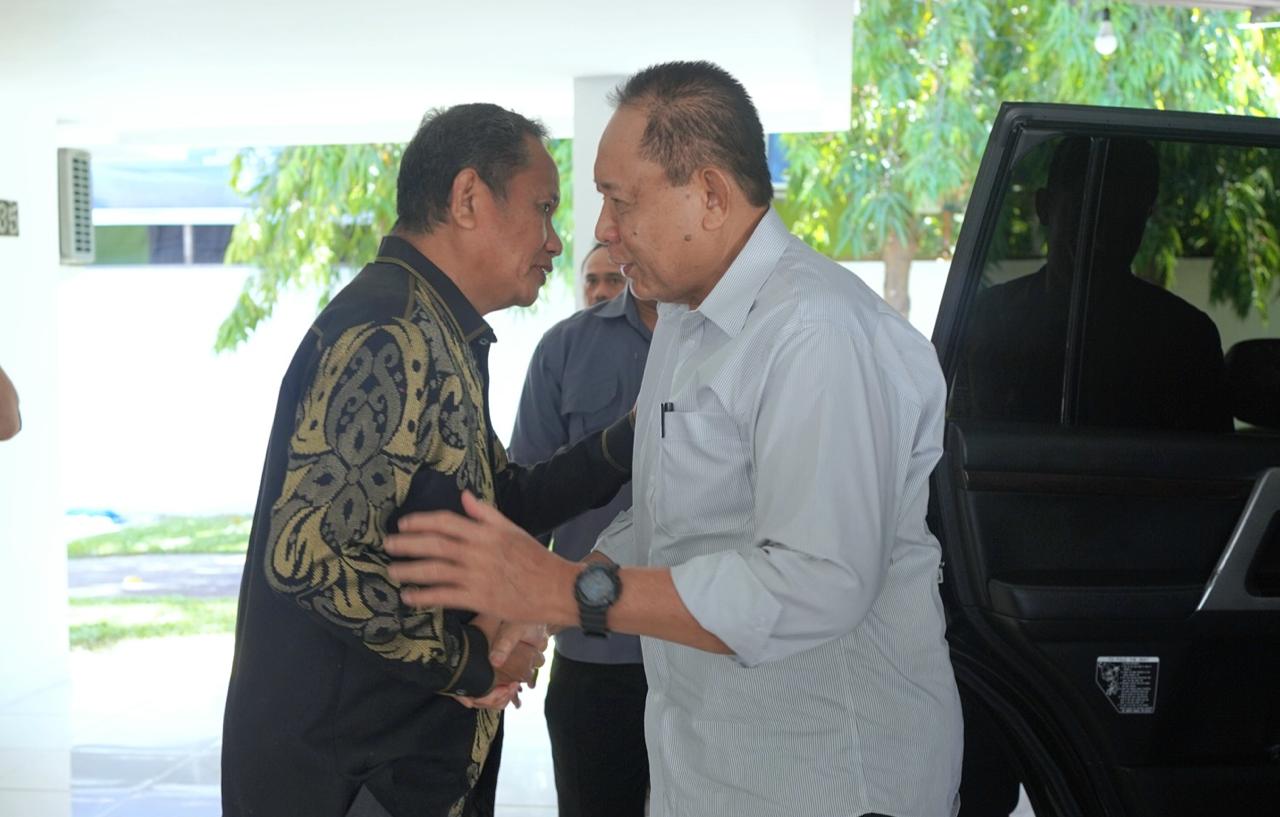 Kunjungan Gusnar Ismail