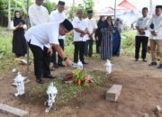 Rektor UNG Ziarah ke Makam Mahasiswa Korban Hanyut di Sungai