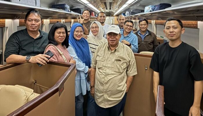 Adhan Belajar Penanganan Sampah hingga Promosi Karawo di Munas APEKSI