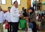 Pemprov Gorontalo Serahkan Makanan Tambahan di Posyandu Molosipat