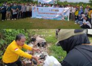 Dinas LHK Provinsi Gorontalo Gerebek Sampah yang Berserakan di Jalan GORR