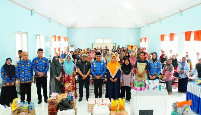Serahkan Bantuan ke Pelaku Usaha, Indra Gobel Dorong Pertumbuhan Ekonomi Lokal