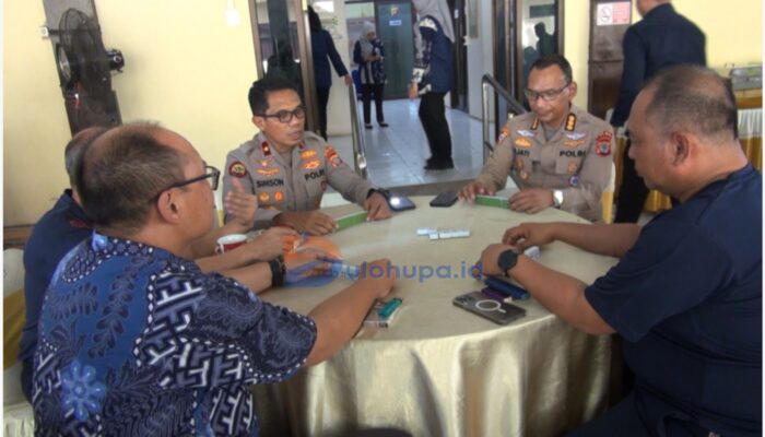Puluhan Personel Polda Gorontalo Asik Main Domino, Bukan Judi tapi Turnamen!