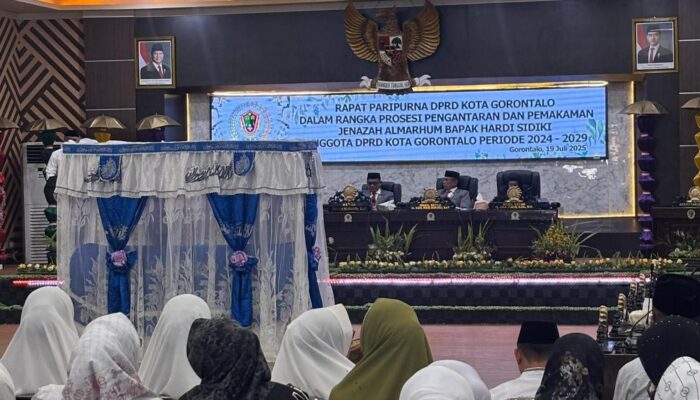 DPRD Kota Gorontalo gelar Prosesi Pengantaran dan Pemakaman Almarhum Hardi Sidiki
