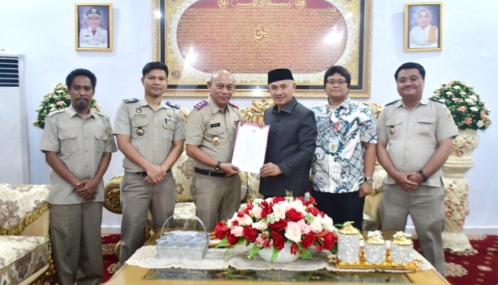Kantor Pertanahan Pohuwato Serahkan Sertipikat Tanah Aset Pemda