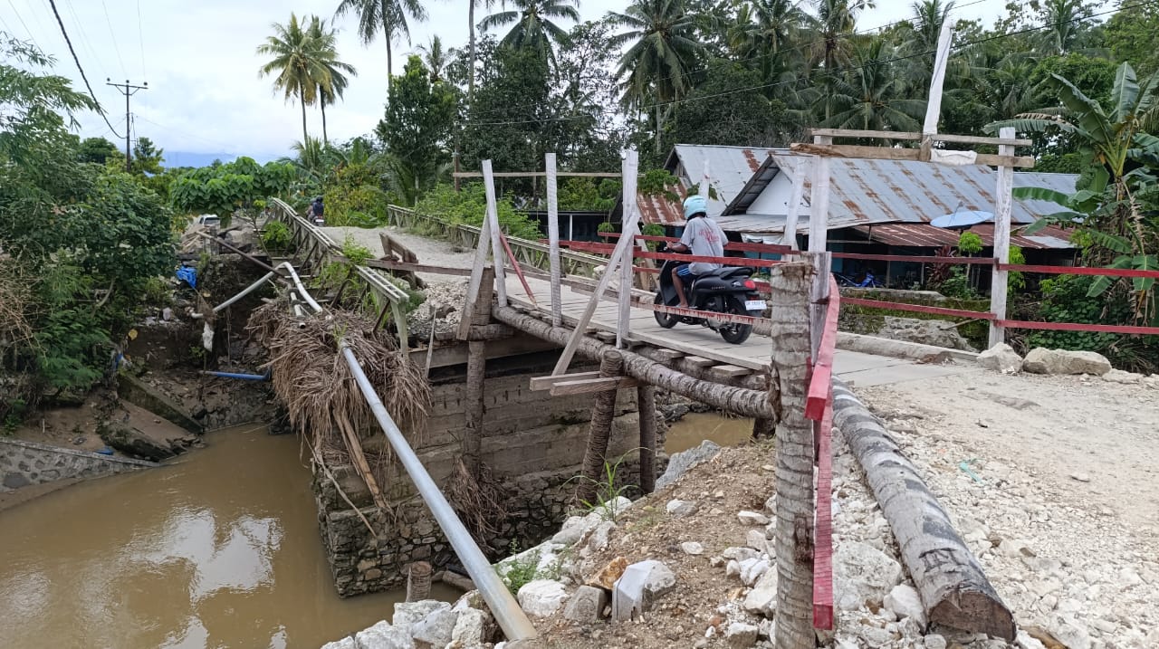 Jembatan Rusak