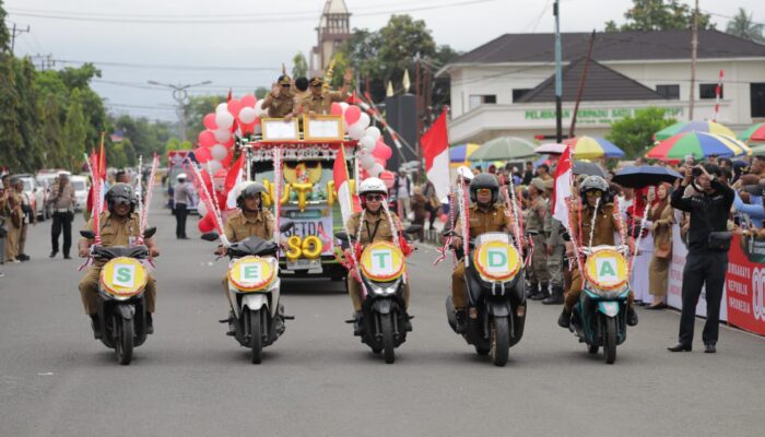 Ribuan Warga Antusias Saksikan Pawai Pembangunan di Kotamobagu