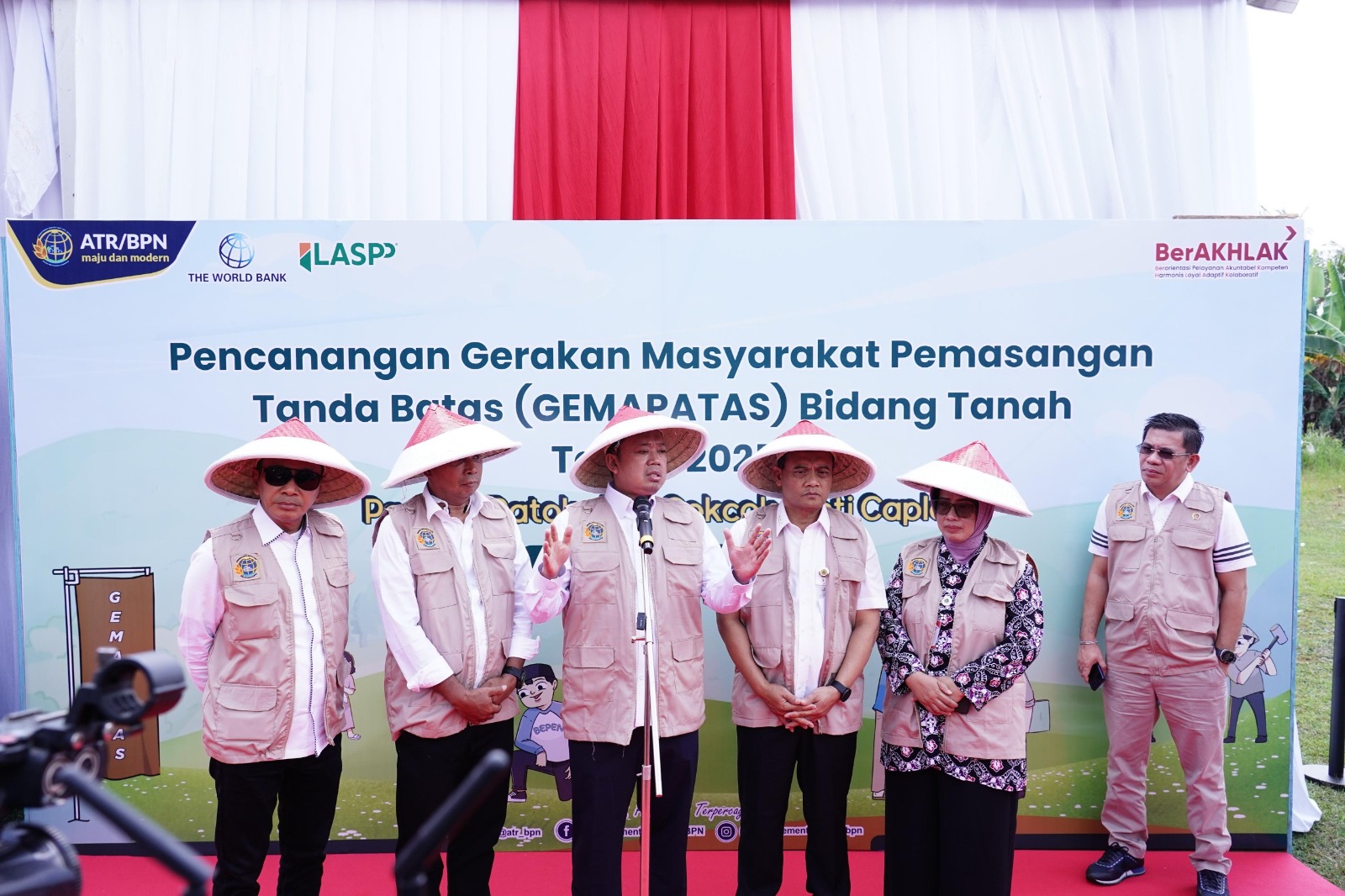 Pemasangan Batas Tanah