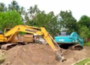 Penambang di Pohuwato Gotong Royong Normalisasi Irigasi Pertanian