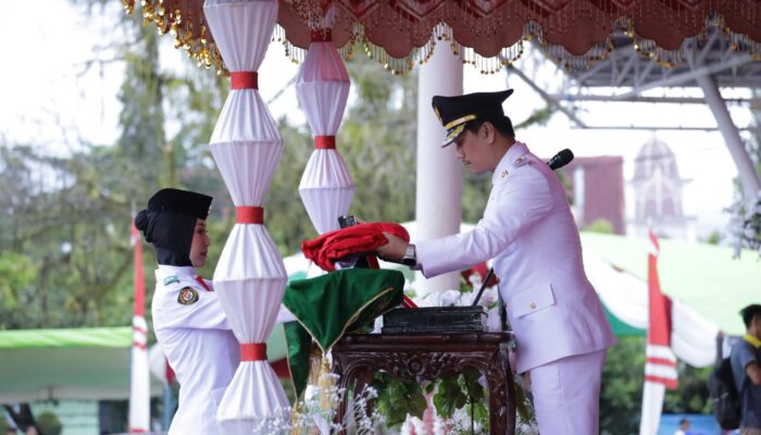 Wawali Rendy Pimpin Upacara Penurunan Bendera HUT ke-80 RI di Kotamobagu