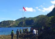 Ratusan Pecinta Alam di Gorontalo Gelar Upacara Kemerdekaan di Pantai Olohuta