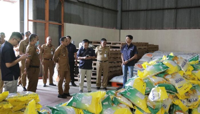Wali Kota Kotamobagu Tinjau Stok Beras di Bulog Bolmong