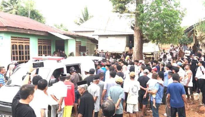 Jenazah Jeksen Akhirnya Tiba di Muna, Disambut Histeris Keluarga