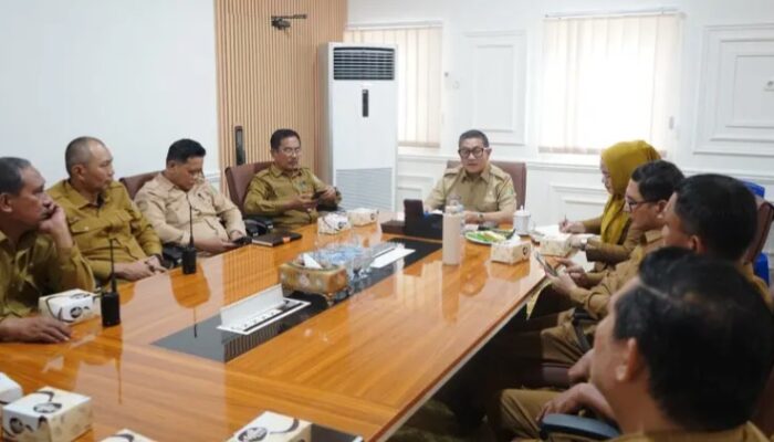 Indra Gobel Pimpin Rapat Satgas Penanganan Sampah Kota Gorontalo