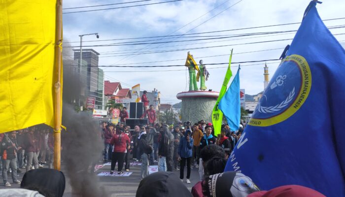 Demo 1 September: Mahasiswa Teriaki Thomas Mopili Pembohong dan Diminta Mundur dari Jabatan Ketua DPRD
