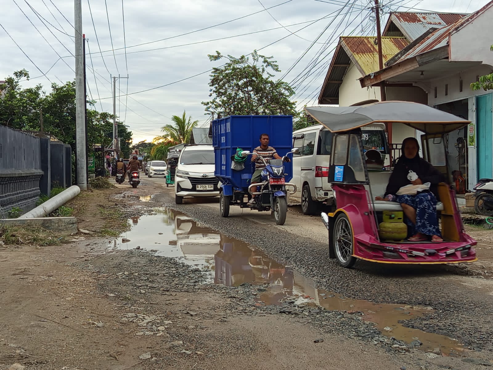 Jalan Berlubang