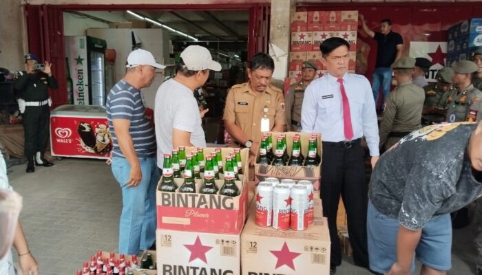 Tim Gakum Kotamobagu Sita Ribuan Botol Miras dari 5 Toko, Salah Satunya Milik Oknum Anggota DPRD