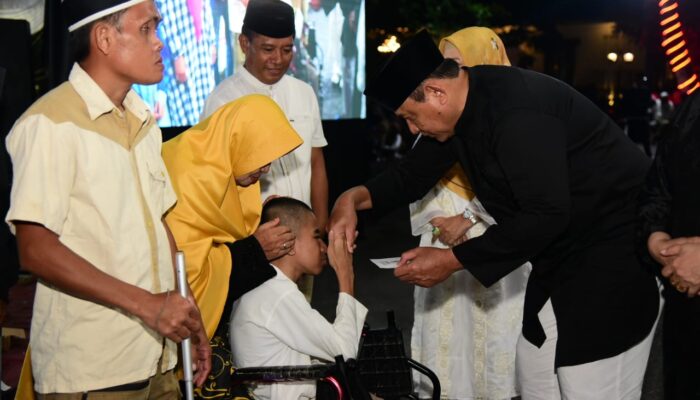 Gusnar Santuni Anak Yatim dan Disabilitas di Momen Dzikir HUT Gorontalo