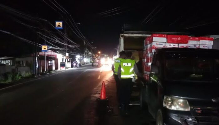 Lalu Lintas Jalan Ahmad Wahab Dialihkan Buntut Kontainer Terguling