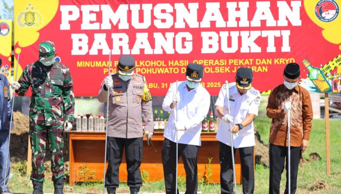 Polres Pohuwato Musnahkan 2.875 Liter Cap Tikus dan 875 Botol Miras Berbagai Merek