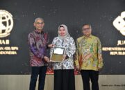 Kementerian ATR/BPN Terima Anugerah Reksa Bandha 2025