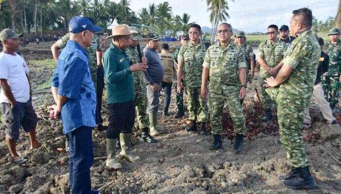 Bupati Pohuwato Dampingi Pangdam Pantau Program Cetak Sawah Baru 