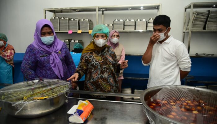 Wagub Gorontalo Tegaskan Izin Dapur MBG Dicabut Jika Abaikan SOP