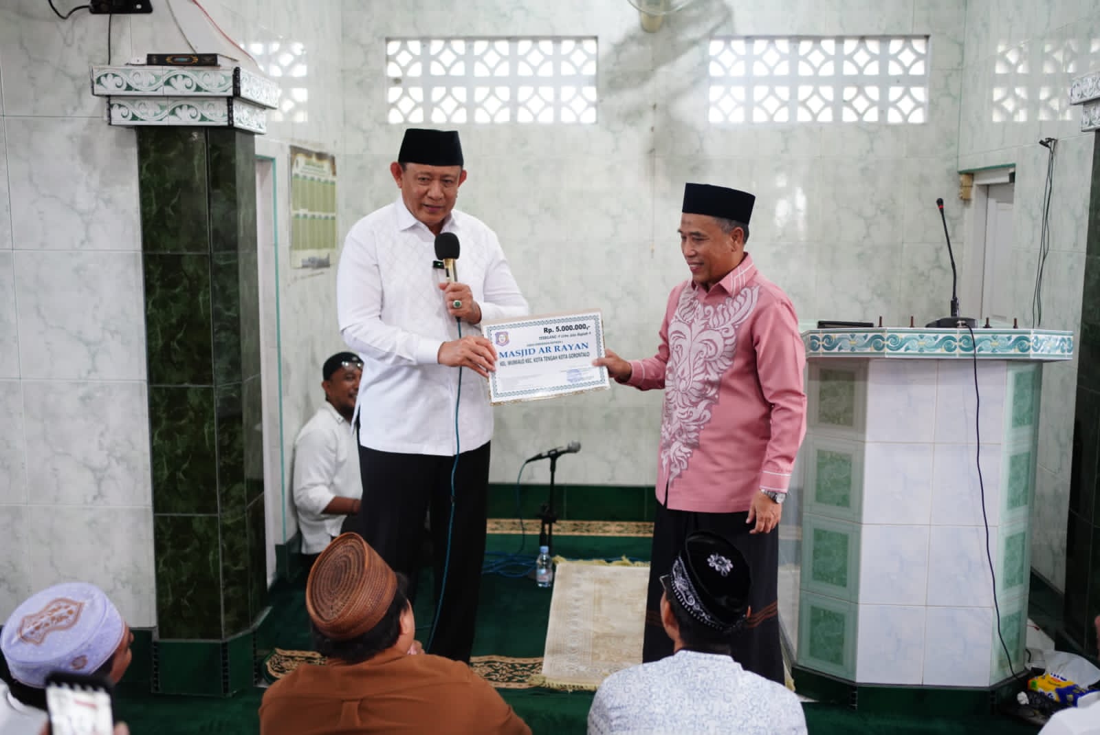 Gubernur Gusnar