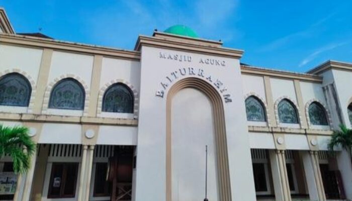 Polemik Gaji Cleaning Service dan Fasilitas Rusak di Masjid Baiturrahim, BTM Harus Bertanggung Jawab