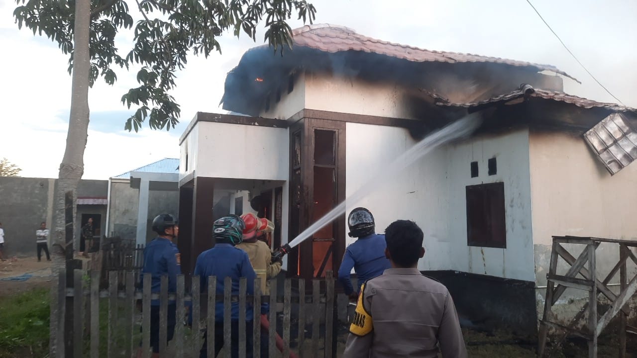 Rumah Terbakar