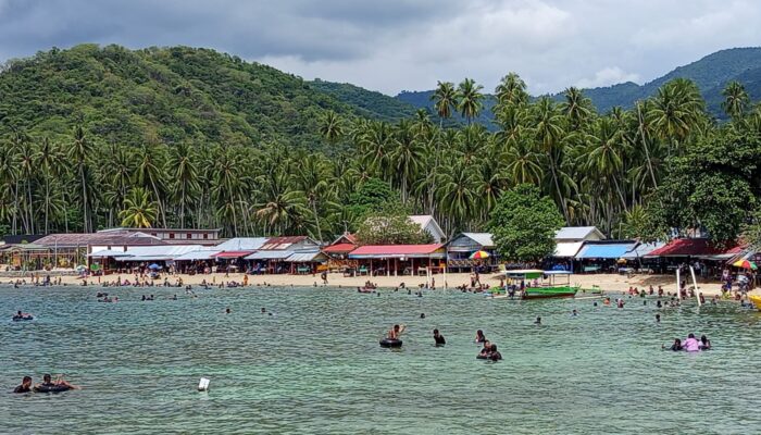 wisata pantai gorontalo 2