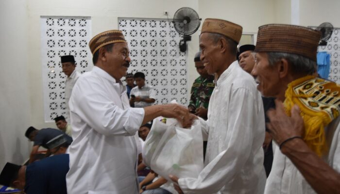 Safari Ramadhan di Mananggu, Pemda Boalemo Salurkan 30 Paket Sembako dari Zakat ASN