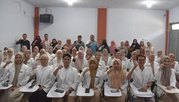 UNG Kirim Mahasiswa Profesi Apoteker ke Daerah Terdampak Bencana