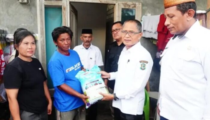 Pemkot Gorontalo Bantu Korban Angin Puting Beliung di Huangobotu