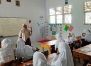 Dosen Bahasa Inggris UNG Asah Kecerdasan Emosional Siswa