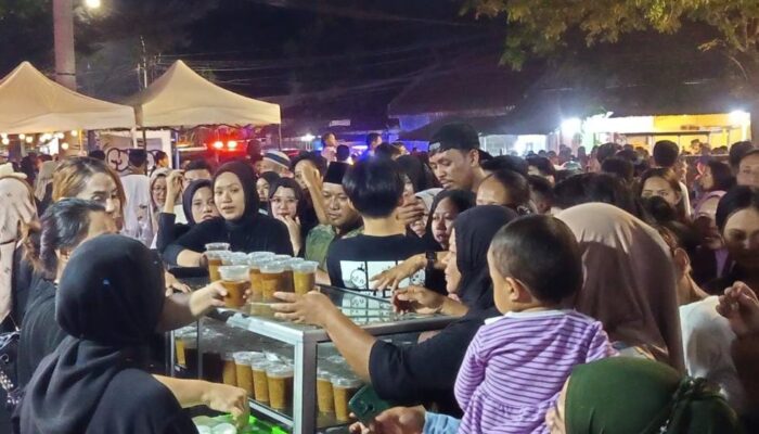 Festival Kolak Ubi di Molosipat W, Panitia Sediakan 2026 Cup bagi Pengunjung