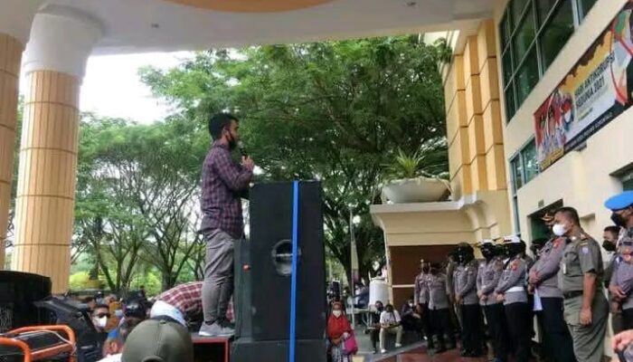 Pembeli Emas Diancam Pidana, Penambang Krisis