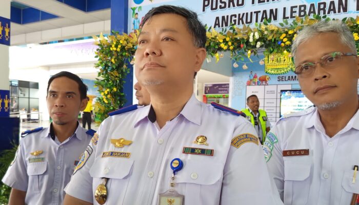 Mudik Lebaran, Kepadatan Penumpang Mulai Terjadi di Bandara Djalaluddin Gorontalo