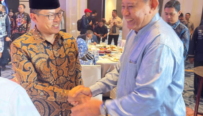 Pertemuan Gubernur Gusnar dan Menlu Sugiono Penuh Akrab