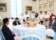 Suasana Lebaran, Gubernur Gusnar Sambut Hangat Kunjungan Rusli Habibie