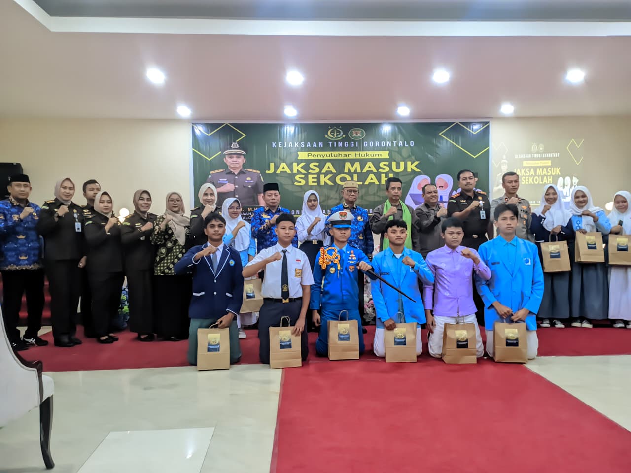 Jaksa Masuk Sekolah