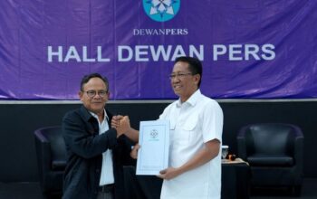 Dewan Pers Serahkan Dokumen Perlindungan Karya Jurnalistik ke Menteri Hukum