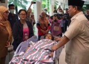 Jenguk Korban Kecelakaan KRL-KA, Presiden Prabowo Instruksikan Evaluasi Total Lintasan Kereta